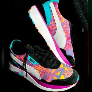 Puma Women’s Cruise Rider Tie Dye Sneaker Size 8
